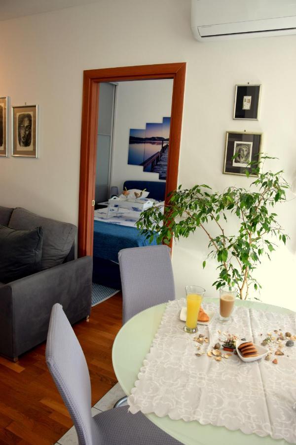 Apartment Marimar, Beachfront 1St Row 스플리트 외부 사진
