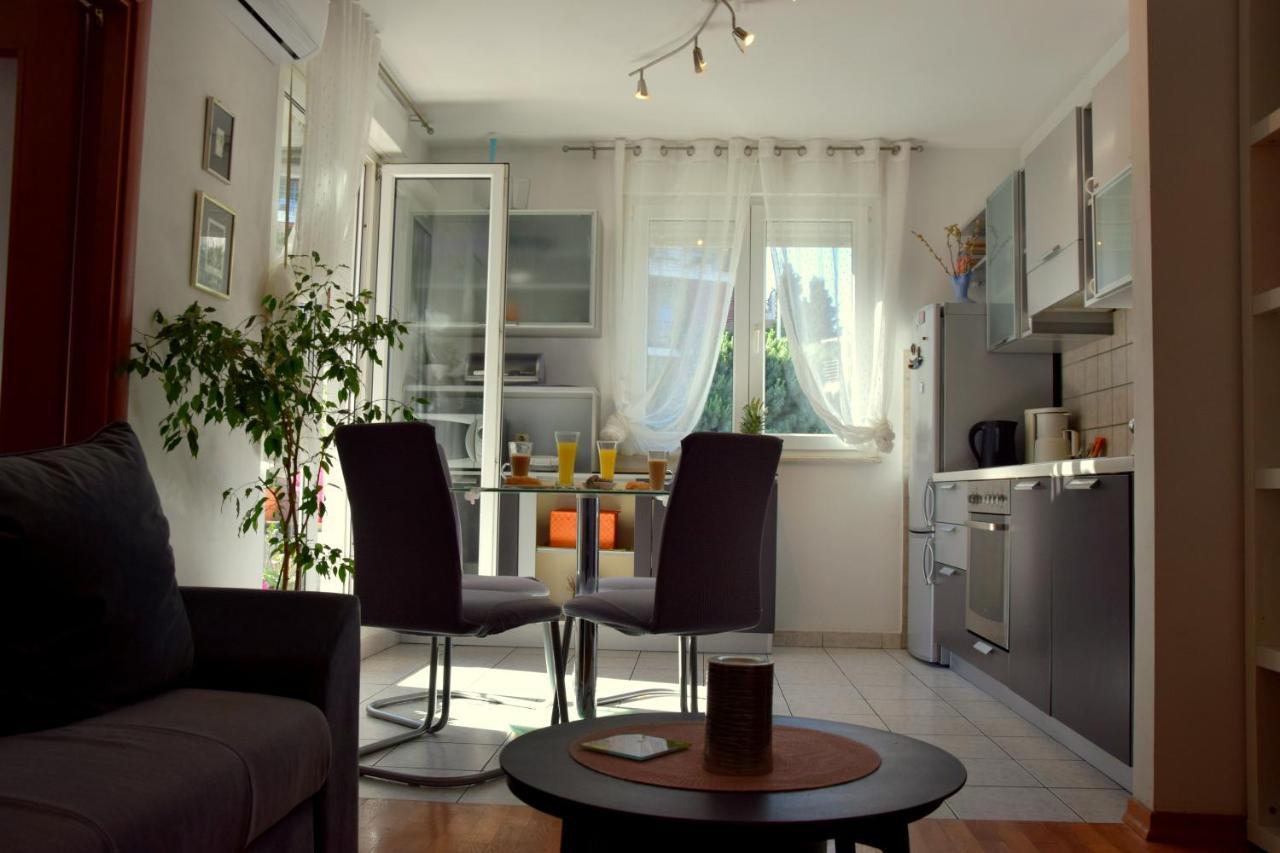 Apartment Marimar, Beachfront 1St Row 스플리트 외부 사진