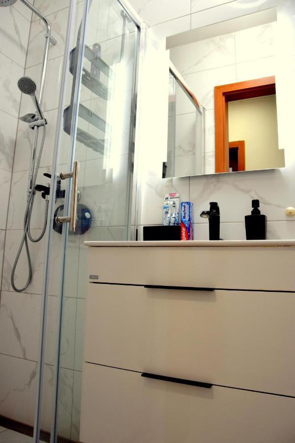 Apartment Marimar, Beachfront 1St Row 스플리트 외부 사진