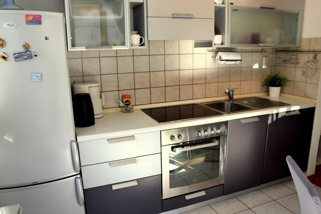 Apartment Marimar, Beachfront 1St Row 스플리트 외부 사진