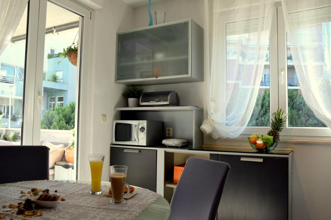 Apartment Marimar, Beachfront 1St Row 스플리트 외부 사진